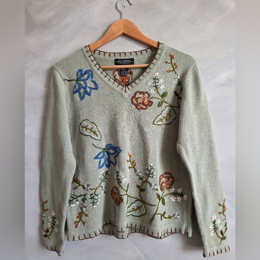 Vtg All Points by Sag Harbor V Neck Sweater with floral embroidery L NWT